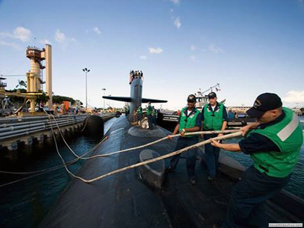 USS Los Angeles (SSN-688) ties up at Pearl Harbor during 2008.