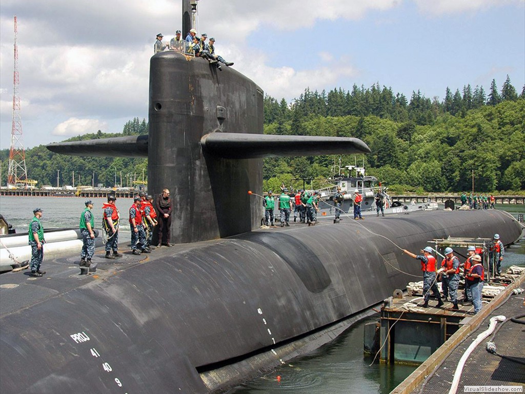 USS Maine (SSBN-741) returns to port July 2013