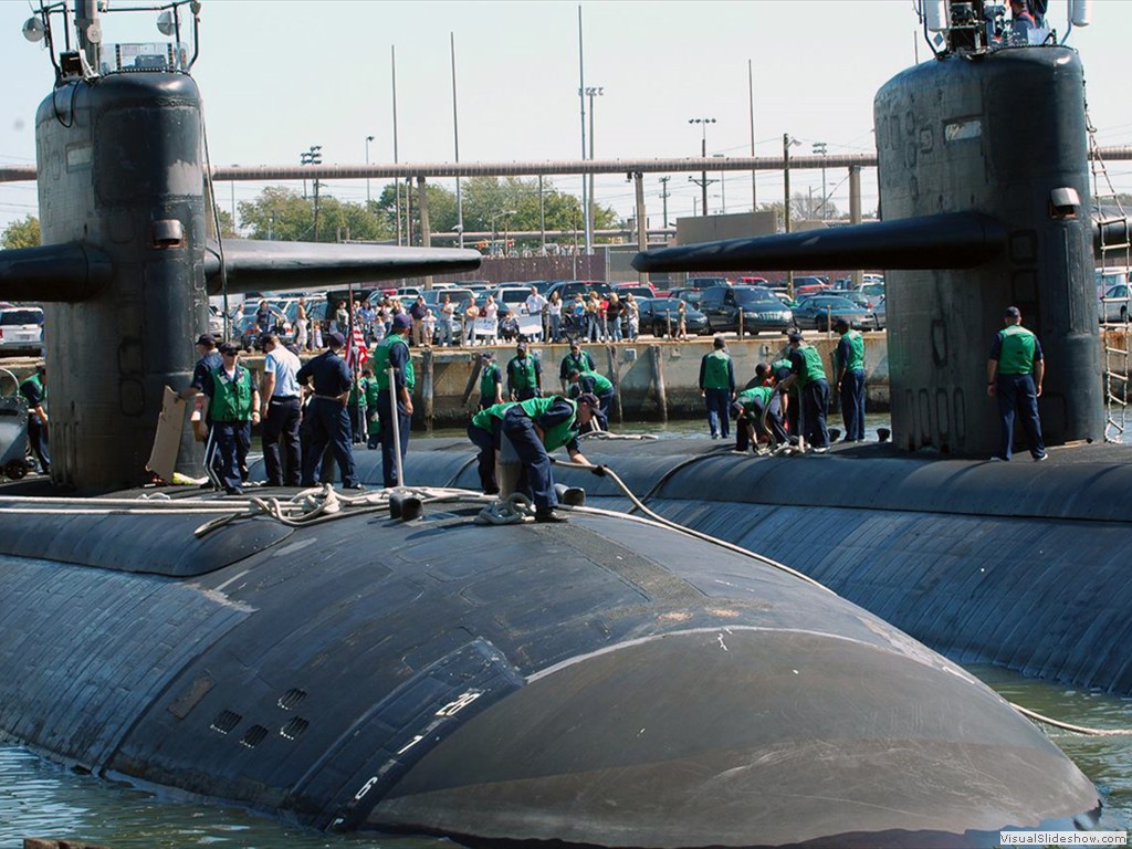 USS Minneapolis-St Paul (SSN-708) and USS Newport News )SSN-750) get underway from Norfolk 2006.