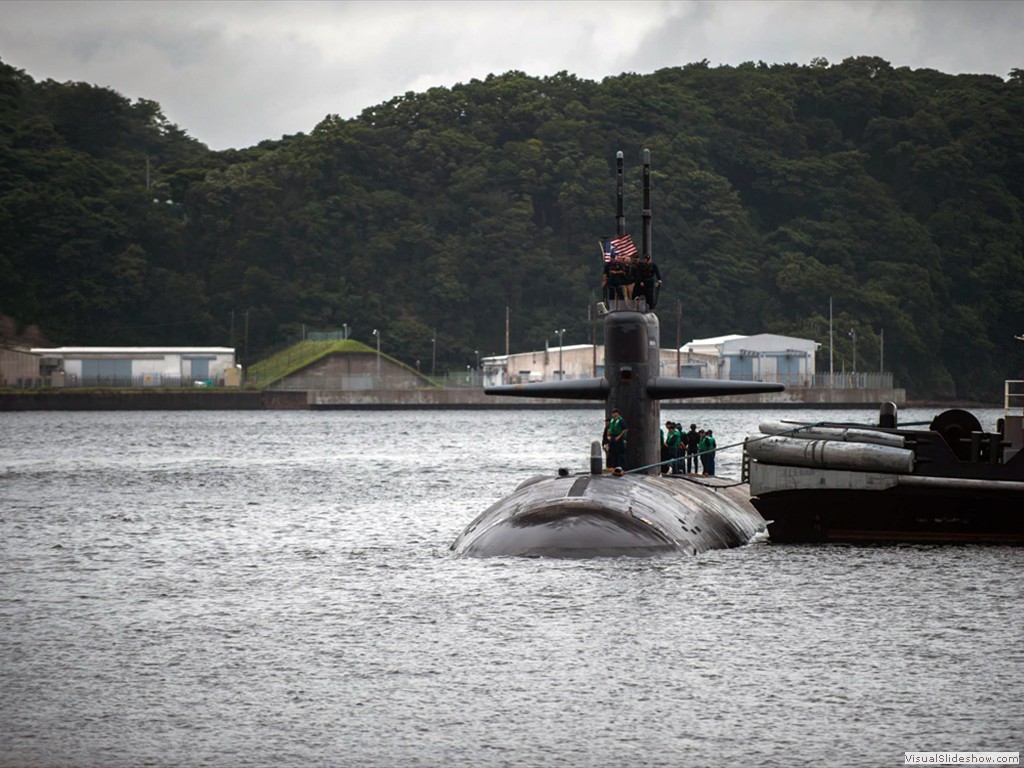 USS Oklahoma City (SSN-723) pulls into Yokosuka, 7 July 2014-5