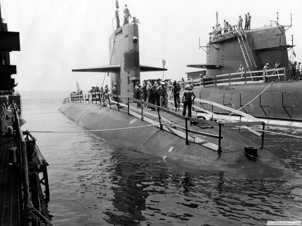 USS Pargo (SSN-650) arrives at Electric boat for overhaul 1971